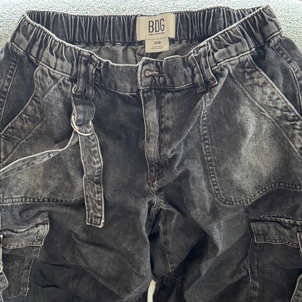 Women’s BDG Charcoal Utility cargo Jeans black and grey size 30 waist
